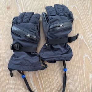 Burton Vented Black Kids Gloves (zipper pocket for hand warmers)